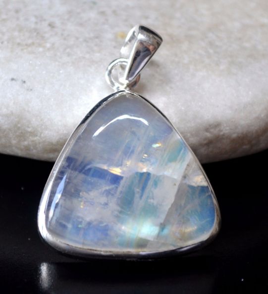 teczowy kamien ksiezycowy 1